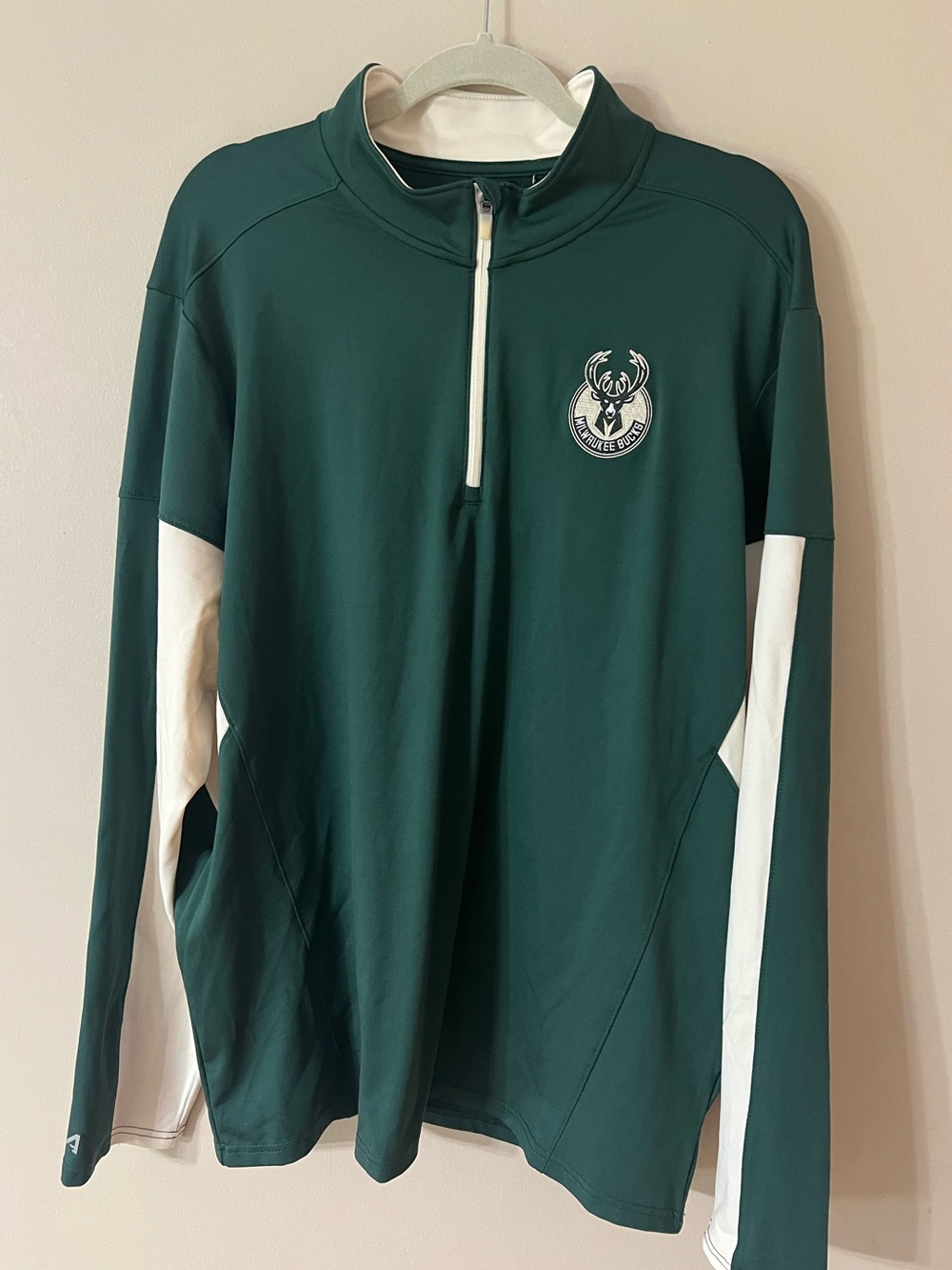Milwaukee Bucks NBA Antigua quarter-zip pullover